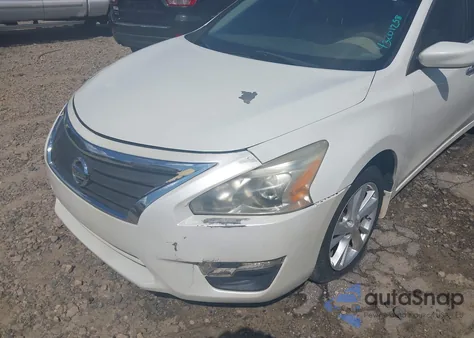 2013 Nissan Altima 2.5 Sv z USA, uszkodzony, nr VIN 1N4AL3AP8DC140235